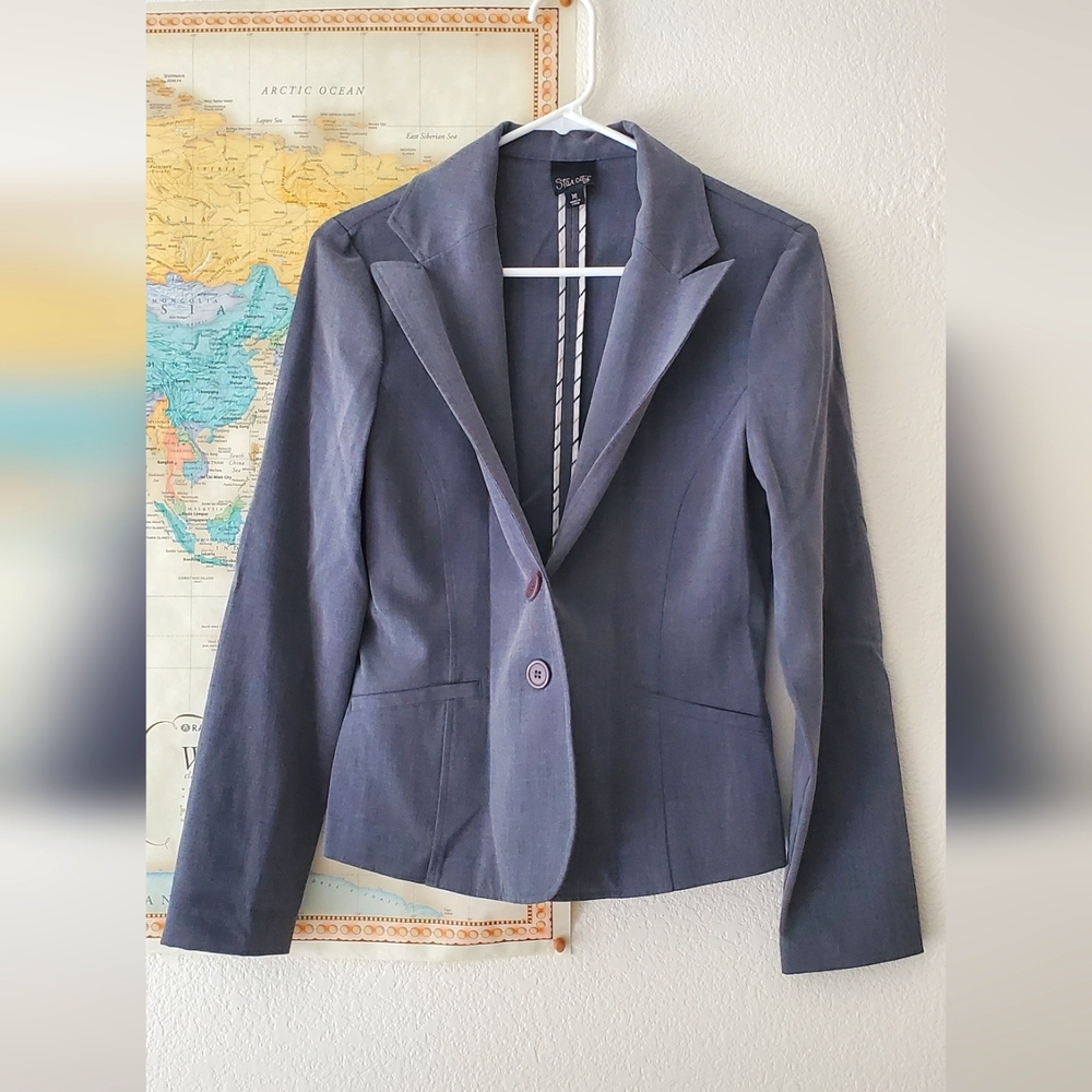 Grey blazer